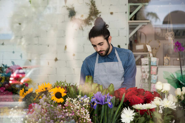 How UAE florists absorbed a 120% supply cost
